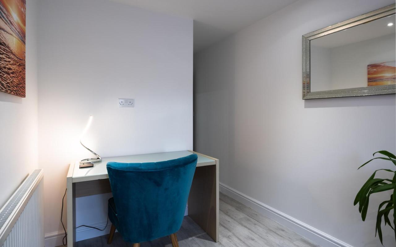 Beautiful House In South Cambridge, 14-Min Drive To The City Centre, Free Parking, No Sofabeds, Sleeps 6 Luaran gambar