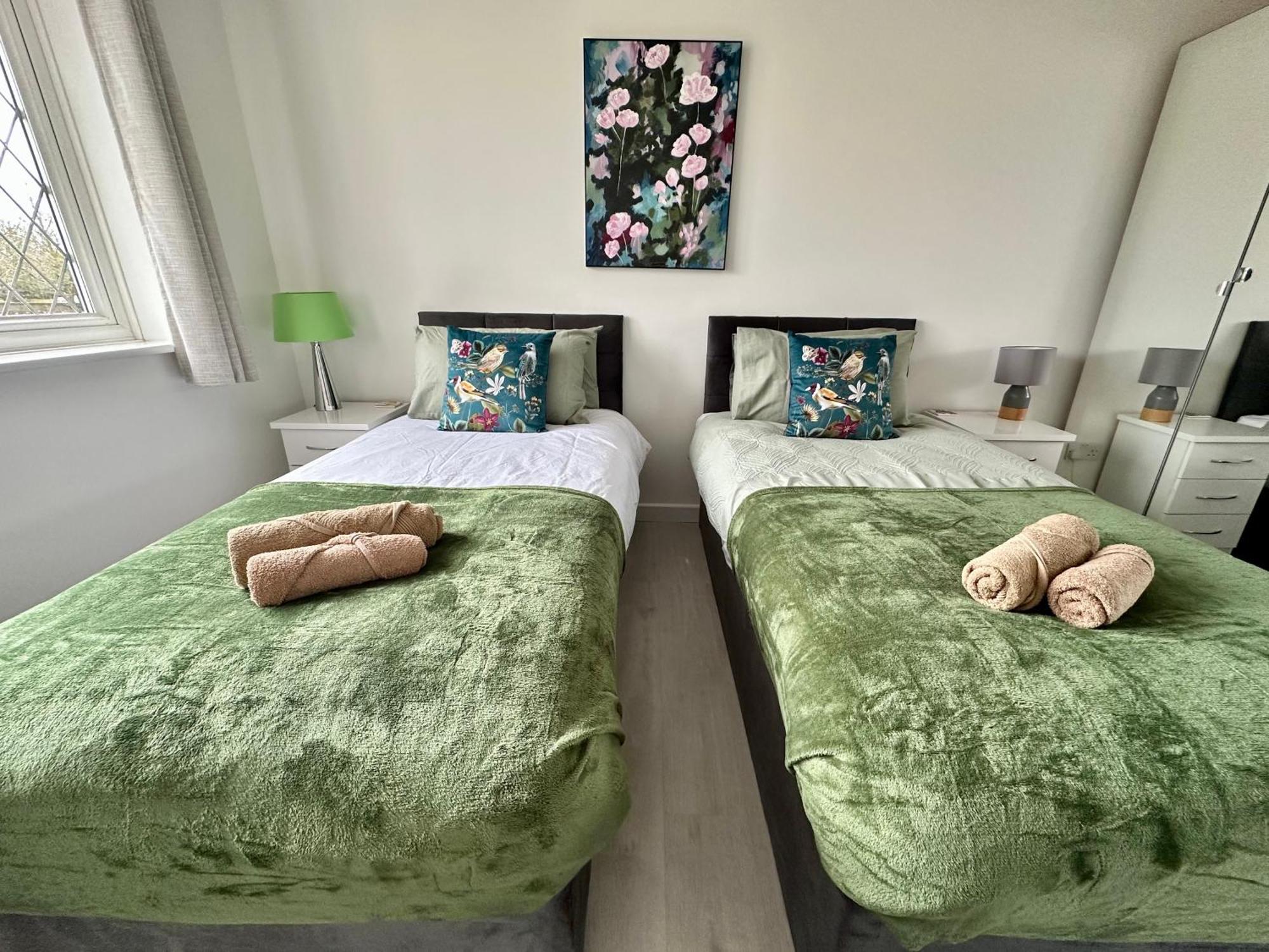 Beautiful House In South Cambridge, 14-Min Drive To The City Centre, Free Parking, No Sofabeds, Sleeps 6 Luaran gambar