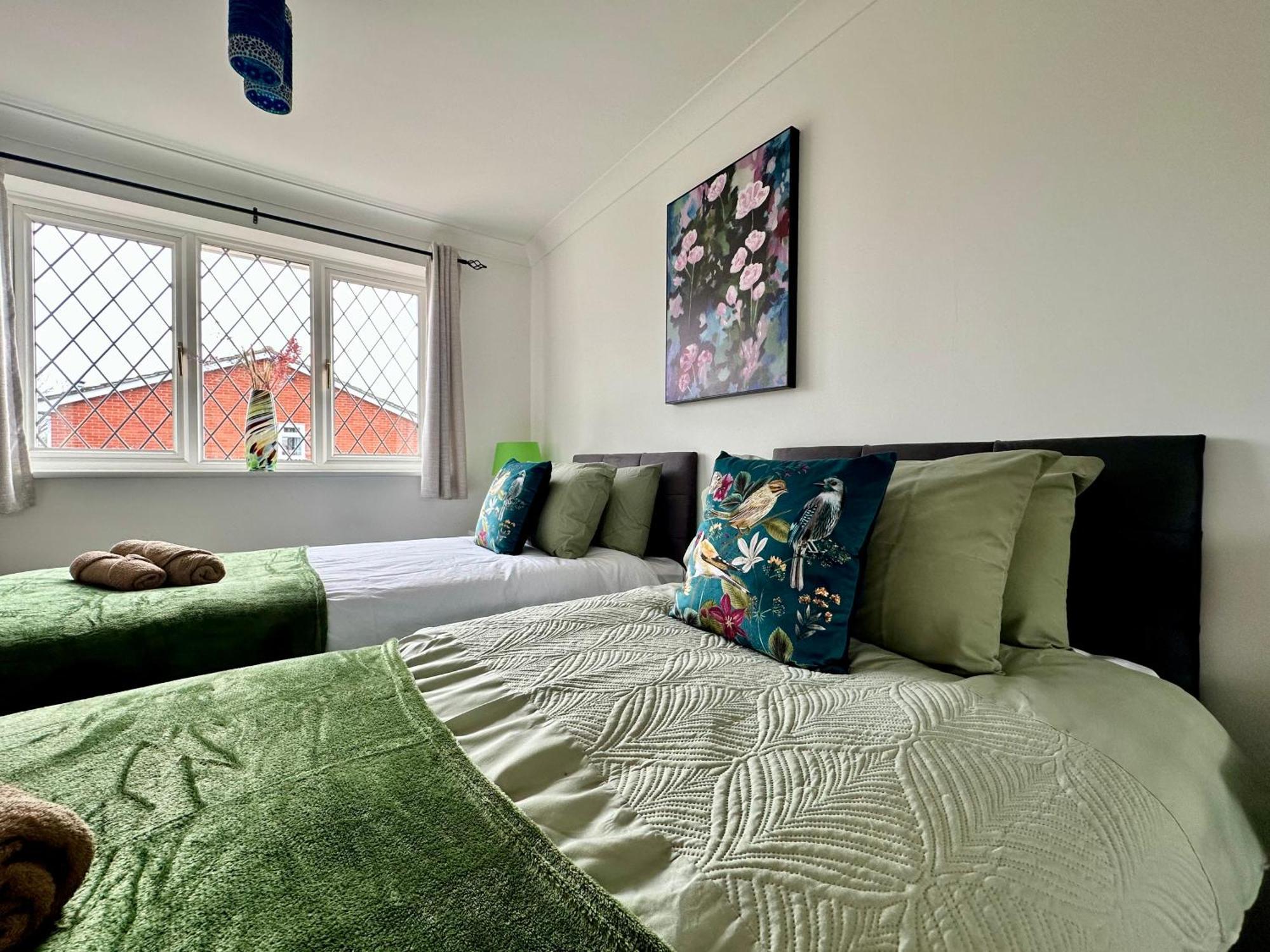 Beautiful House In South Cambridge, 14-Min Drive To The City Centre, Free Parking, No Sofabeds, Sleeps 6 Luaran gambar